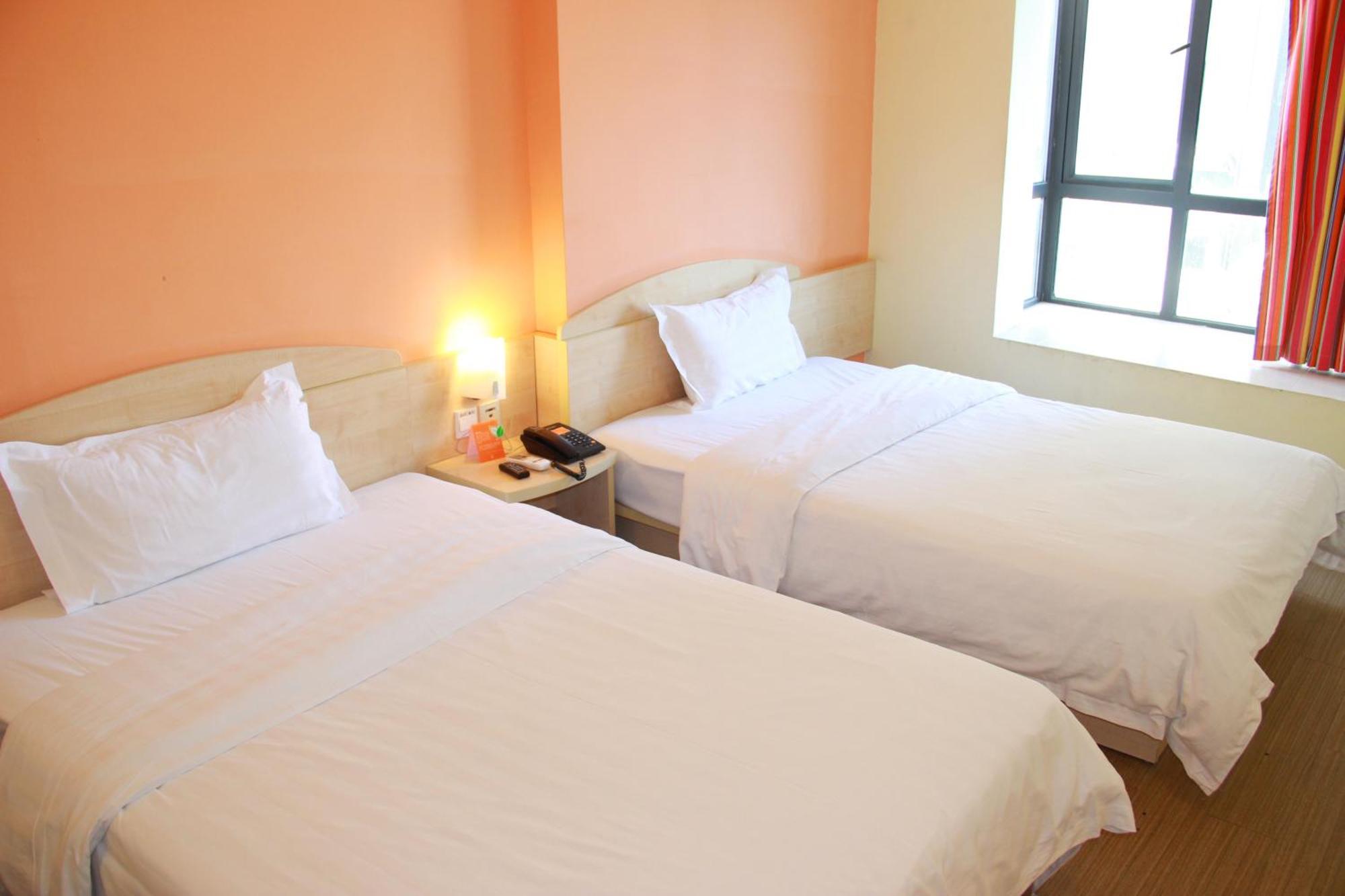 7Days Inn Guangzhou South Railway Station Huijiang Subway Station Zewnętrze zdjęcie