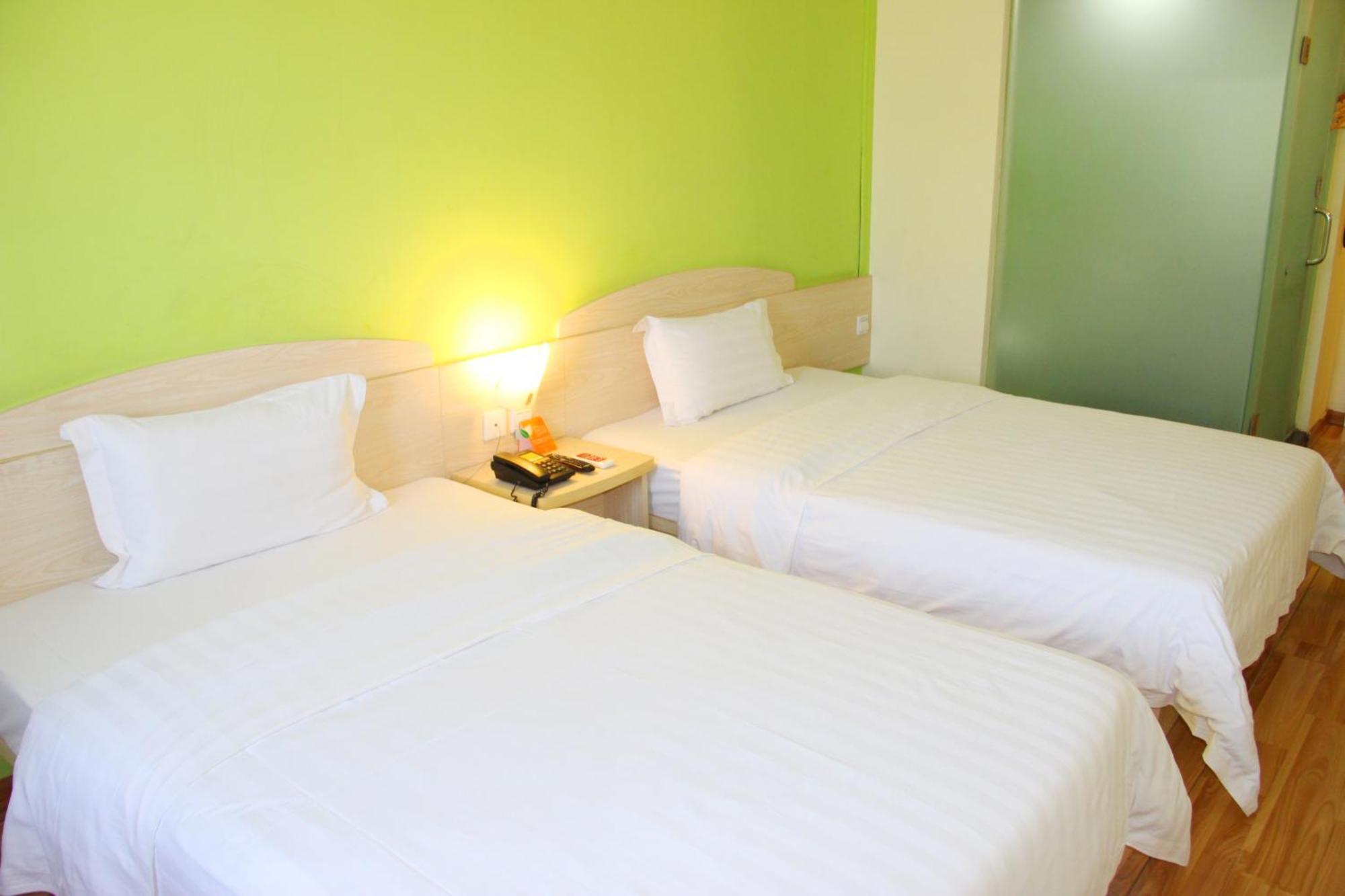 7Days Inn Guangzhou South Railway Station Huijiang Subway Station Zewnętrze zdjęcie
